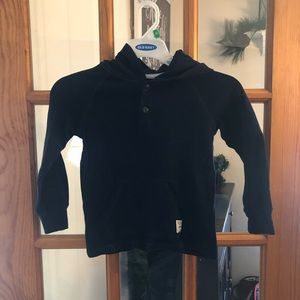 Boys size 4-5 OshKosh thermal shirt with hood.